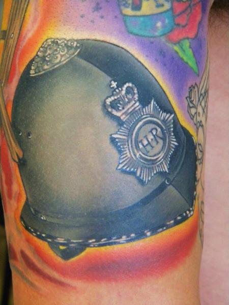 tattoo realistic helmet casco tatuaje Tatuajes de Cascos y Cascos tatuados